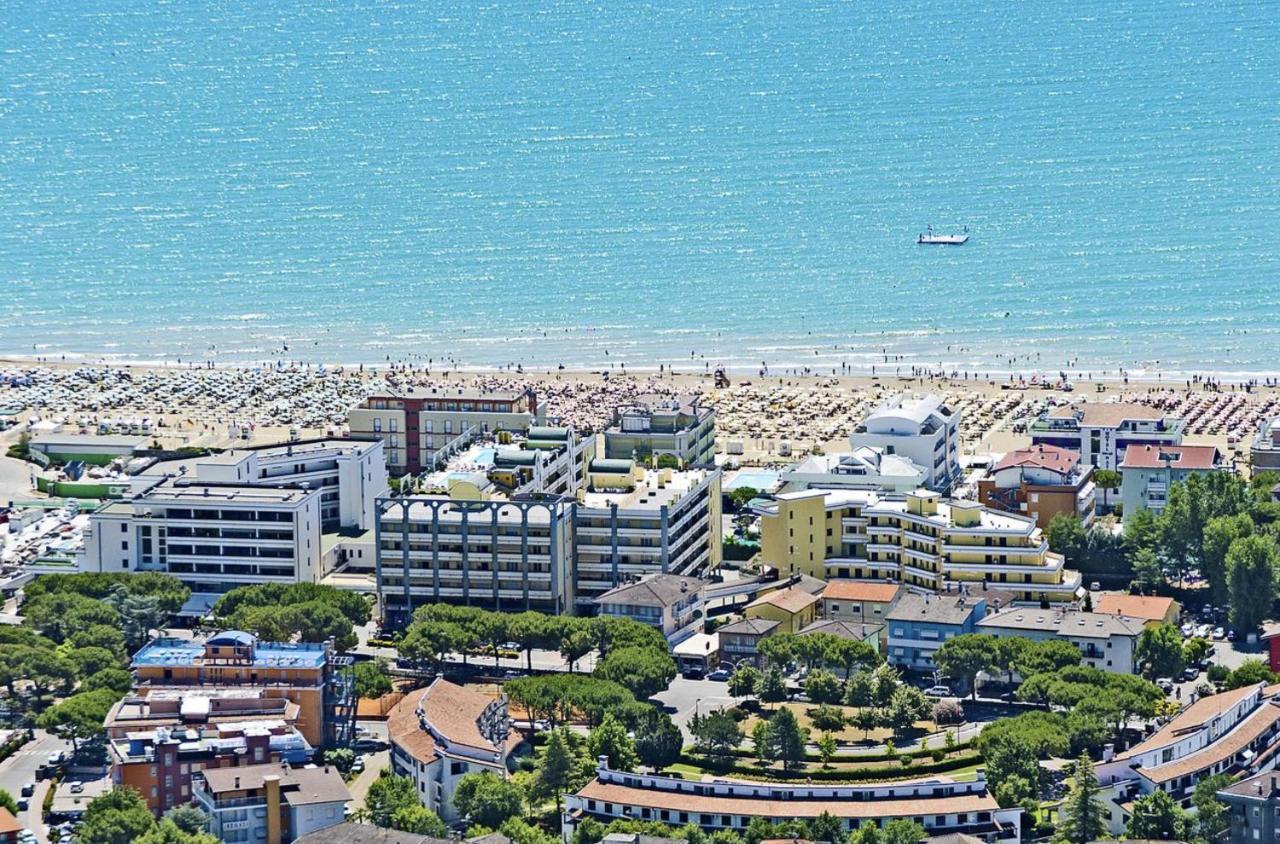 Residence Cristoforo Colombo - Carraro Immobiliare - Family Apartments Caorle Eksteriør billede