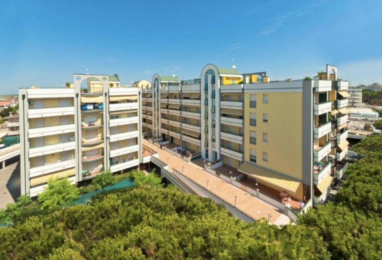 Residence Cristoforo Colombo - Carraro Immobiliare - Family Apartments Caorle Eksteriør billede