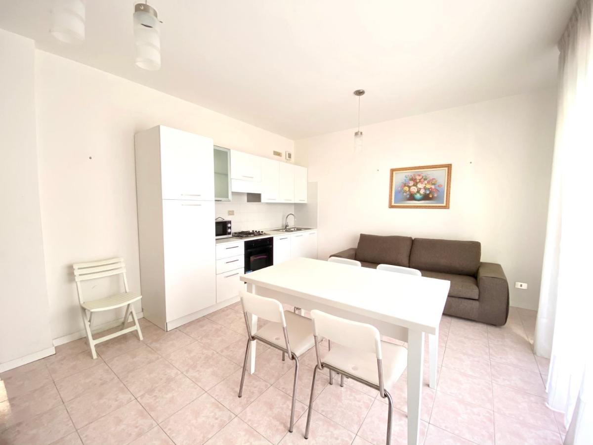 Residence Cristoforo Colombo - Carraro Immobiliare - Family Apartments Caorle Eksteriør billede