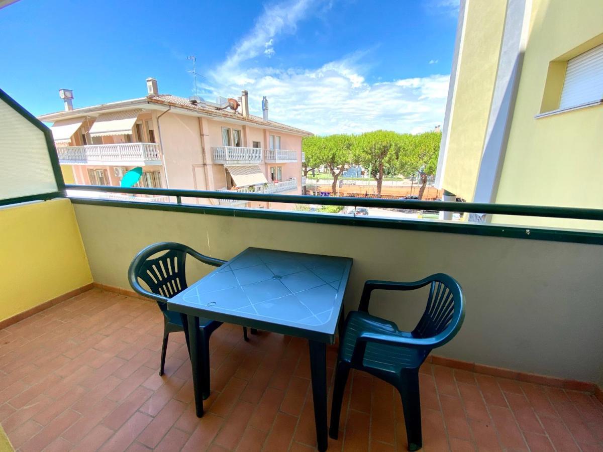 Residence Cristoforo Colombo - Carraro Immobiliare - Family Apartments Caorle Eksteriør billede